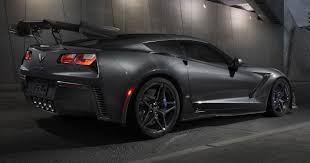 Se trata de un deportivo que brinda mayor potencia, más carga aerodinámica e incorpora la tecnología en más avanzada en su historia de producción. 2019 Chevrolet Corvette Zr1 004 E1510545505643 Bm Paul Tan S Automotive News
