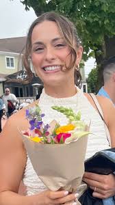 Happy Birthday Alexa! Beautiful flowers 🌸 for my beautiful niece. thank  you Rose Meadow farms! #localroseslongisland #rosemeadowfarm