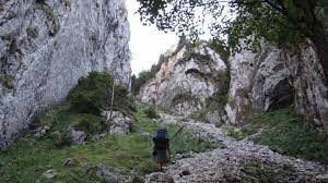 Check spelling or type a new query. Traseu In Piatra Craiului Zarnesti Valea Crapaturii Saua Crapaturii Cabana Curmatura Youtube