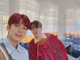 His family consists of mother, father, and a younger brother (jeon bohyuk, born 1996). Seventeen Wonwoo Was The Perfect Gentleman For Helping Female Cast Member Kissasian