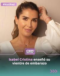 Por si se preguntan sobre las prendas de nuestros presentadores, les  dejamos el dato de quienes los hicieron lucir espectaculares: .  @nataliablancodesign @lilivalenciashoes y @lappadesign se encargaron de  lucir hermosa a 👉🏻