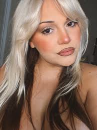 Hot Girl summer baby 😎🌴☀️🏖️🌺 #bodypositive #bodypositivity  #bodypositivemovement #selflove #shape #midsize