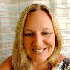 Beth Bergstrom's Instagram, Twitter & Facebook