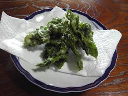 我が家の自然農法の畑で収穫した山ふきで作りました 特に ふきの葉味噌が好評でしたよ 自然の力は未来を変える