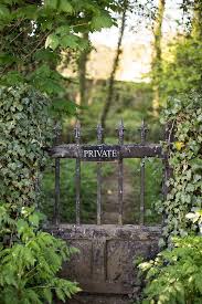 Pin Von Elke Auf Nostalgische Zaune Pfosten Gartentore Garten Privatgarten