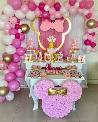Nosotros estamos acostumbrados a pensar que el rosa es un color femenino pero hoy no hablamos solo del color rosa pero también del dorado. Fiesta De Minnie Mouse Rosa Y Dorado Decoracion Ideas Para Las Fiestas Infantiles Para Mujeres Hombres 15 Anos Y Bodas