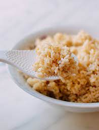 How To Cook Brown Rice 2 Easy Methods Recipe Brown Rice Recipes Healthy Brown Rice Recipes Vegan Rice Dishes