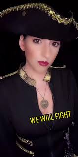 I love her so much! 👑🏴‍☠️ #pirateking #elizabethswann  #piratesofthecaribbean #fighttalk #cosplay #elizabethswanncosplay  #piratetok #cosplaygirl