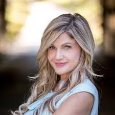 Amazon.com: Danielle Augustin: books, biography, latest update