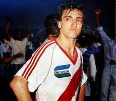 Así, las redes sociales obtuvieron lo que tanto pedían. El Padre De Higuain Ve Dificil Que Vuelva Pronto A River Tiempo De Juego Cadena 3 Argentina