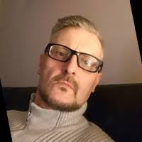 Lee Unsworth's Instagram, Twitter & Facebook