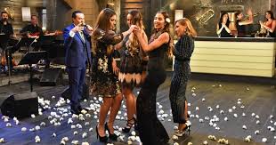 Νέα τροπή στην υπόθεση σκάνδαλο folli follie: Tragoydistries Dhmioyrghsan 8emataki Sthn Ekpomph Sthn Ygeia Mas Kai H Mia Telika Apoxwrhse Lifo