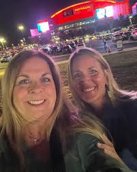 Lauri Bell (@lauriannbell) · Instagram 照片和Reels