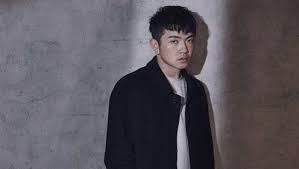 低音烟嗓最撩人？他凭极致“感冒嗓”火遍全网- 专栏文章- 网易云音乐