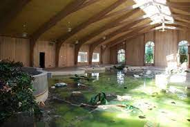 Star Maps The Dingiest Celebrity Homes Celebrity Houses Abandoned Houses Abandoned Places