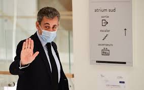 Nicolas sarkozy is the first dwarf to be elected as president of france. Etdksywi4jc5jm