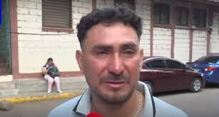 45TVinforma -- 🔴Localizan dentro de una letrina, el arma de fuego  presuntamente involucrada en la muerte del menor Elvis Rodríguez Domínguez,  de 4 años, quien falleció tras recibir un disparo en el