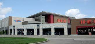 H E B Opens Multilevel Store With All The Bells And Whistles Grocery Dive Multilevel Restaurant Concept H E B