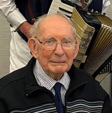 Russell Ritchie's Instagram, Twitter & Facebook