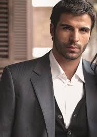 Bem-vindo dezembro, mês das festas.. Tenho certeza que você vai trazer  coisas boas, sensações maravilhosas as cores e os odores inesquecíveis das  casas. O dezembro é assim: colorido, cheio de vida e