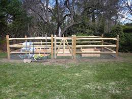 A split rail fence can provide a beautiful and casual accent along the borders of properties and yards. Fencing Garden Diggings