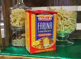 Dort wächst diese hochwertige weizensorte, die ungefähr dem mehltyp 550 entspricht. Divella Farina Manitoba Manitoba Mehl 1kg Larosa Italienische Lebensmittel