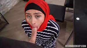 Hijab Stepmom Learns How To Pleasure - pornwhite.com