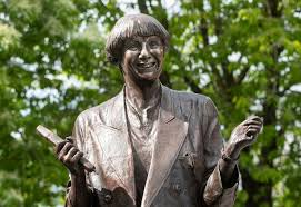 A statue of west bromwich albion players cyrille regis, brendon batson and laurie cunningham (the last of whom has another statue at leyton orient) olympic medallist dame kelly holmes Cromwell Engels Gandhi And Peel The Manchester Statues That Have Caused Debate Manchester Evening News