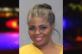 Donna Mchenry's Instagram, Twitter & Facebook