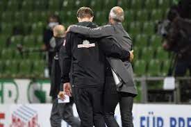 Auf eine ausstiegsklausel hatte adi hütter (51/eintracht frankfurt/vertrag bis 2023): Hutter Regt Sich Uber Bremer Verhalten Auf