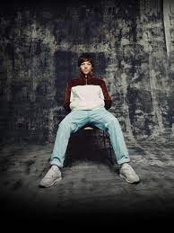 Latest news on louis tomlinson's new song just hold on, girlfriend danielle campbell and twitter plus more on his son sydney rain, 1d and his mum's death. Louis Tomlinson Official Website Debut Album Walls Out Now