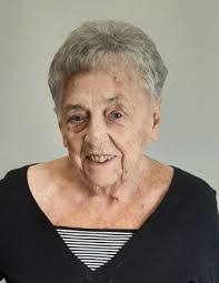 Faye Kramer's Instagram, Twitter & Facebook