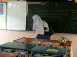 Berhadapan dengan pertuduhan di bawah seksyen 323 kanun jenayah di mahkamah majistret seremban. Cikgu Pula Dituduh Mengadakan Cerita Niat Guru Disalah Erti Akhirnya Ibu Bapa Tanggung Malu Remaja