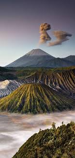 Kalau saat ini belum bisa ke sana, kamu bisa melihatnya melalui gambar berikut ini. Mount Bromo Java Indonesia Wisata Asia Tempat Yang Indah Pemandangan