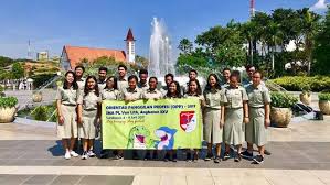 Waktu pelulusan smp dulu, saya direferensikan oleh saudara untuk melanjutkan ke sma pangudi luhur van lith, muntilan. Terima Siswa Sma Van Lith Risma Ajarkan Toleransi Dan Kiat Maju