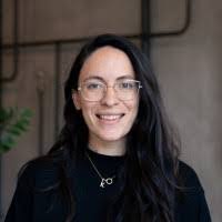 Sara Bent's Instagram, Twitter & Facebook