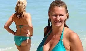 Actor, producer, mother made in canada living life in la starring in diggstown on cbc @diggstowncbc nostalgiala.com. Darius Campbell S Estranged Wife Natasha Henstridge Shows Off Curvier Figure In Bikini On Break From Filming Hawaii Five 0 Daily Mail Online