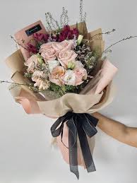 korea style bouquet 韩式手花 心形龙柳环花束 玫瑰花束 混合花束 gm to book for you need koreastylebouquet johorflorist floristjohor jbflorist floristshop flo bunga mawar