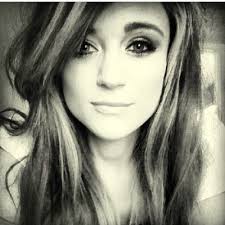 Kelly Lea's Instagram, Twitter & Facebook