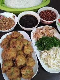 Ada resepi mee hoon goreng putih, resepi bihun goreng cina, resepi bihun goreng mamak, resepi bagi sesiapa yang sedang mencari aneka resepi bihun goreng sedap yang mudah untuk di masak. Wanita Ni Kongsi Resipi Cara Masak Bihun Soto Dengan Rasa Terbaik Keluarga