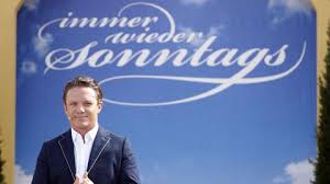 Weil der volksmusiker und fernsehmoderator stefan mross hotelzimmer satt hat, lebt er jetzt in einem wohnmobil nahe rust. Er Hatte Hotelzimmer Satt Stefan Mross Wohnt Jetzt Im Wohnmobil Stern De