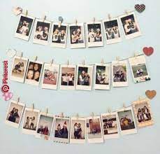 Feb 10, 2021 · in the living room of a pr maven's maximalist new york city apartment, a blank space is brought to life with an extensive gallery wall. 49 Ideen Wandkunst Collage Ideen Polaroid Diy Wall Decor For Bedroom Bedroom Design Diy Wall Decor Bedroom