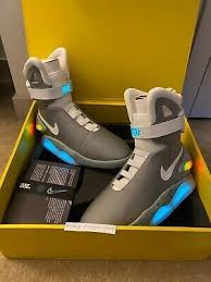 Nike Air Mag Back To The Future For Sale Nike Mag Latest Nike Mag For Sales Nike Nikemag In 2020 Nike Air Mag Nike Mag Fashion Shoes Sneakers