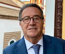 Los 20 nombres de Nicolás de Alba para las elecciones de la Hiniesta