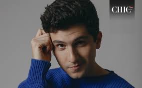 Jerry Velázquez estrena La posada y habla del poder de la comedia