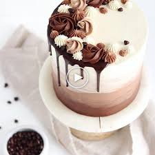 Toujours En Train De Rever Des Saveurs De Celui Ci Des Layers De Gateau Au Chocola Decoration Gateau Chocolat Decoration De Gateau Au Chocolat Gateau Chocolat