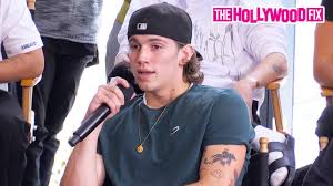 The exhibition fight between logan paul and floyd mayweather jr. Bryce Hall Tayler Holder Arrive To The Youtube Vs Tiktok Boxing Match Press Conference 5 18 21 Gentnews
