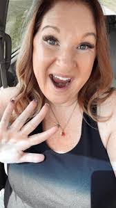 Tracy Bingaman's Instagram, Twitter & Facebook