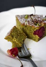 Depuis Le Temps Que Je Voulais Le Tester Ce Clafoutis A La Michalak Voila Qui Est Fait Je Vous Clafoutis Aux Cerises Recette Dessert Gateaux Et Desserts