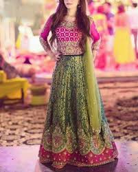 Pin By Reet Samra On Dpz Nd Cuteee Stuff Pakistani Wedding Dresses Bridal Mehndi Dresses Desi Wedding Dresses